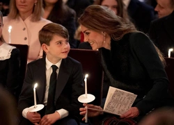 Совсем повзрослели: Джордж, Шарлотта и Луи поддержали Кейт Миддлтон на рождественской службе