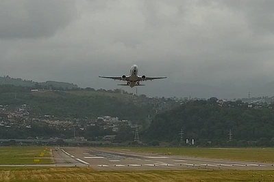 Сочинский аэропорт возобновил нормальную работу после угроз БПЛА