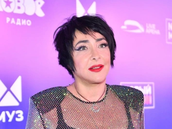 Лолита ответила тем, кто не верит в излечение ее дочери: «Развитие бесконечное, маленькими шажками результат будет»