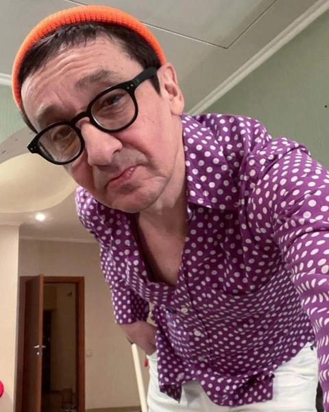 В последнее время артист выступает отдельно от «Браво»