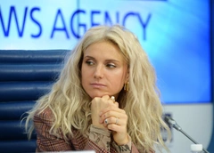 Чурикова не оценила шутку Галкина* о возрасте Тоневой: «Часики тикают? На свои посмотрите!»