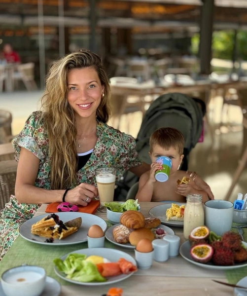 Регина Тодоренко с сыном | www.starhit.ru