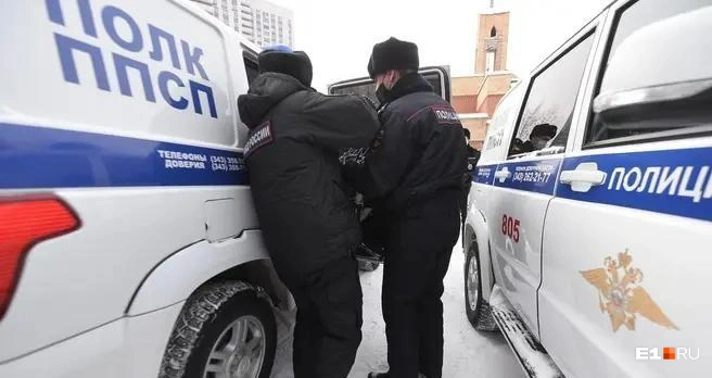 Украл, выпил, в тюрьму. В Сочи задержали рецидивиста, который только освободился и сразу совершил три преступления | Источник: Максим Воробьев / E1.RU