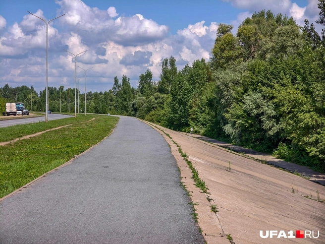 Здесь не хватает как минимум скамеек | Источник: Булат Салихов / UFA1.RU