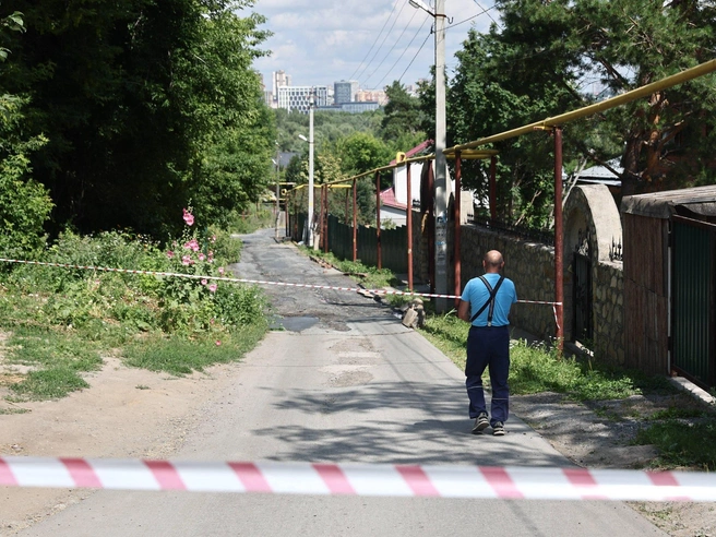 По мнению жителей, прорыв труб связан с аварией в Горском | Источник: Александр Ощепков / NGS.RU