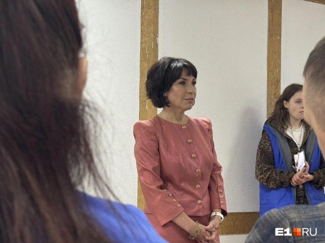 Министр Татьяна Савинова подчеркнула, что нарушения были выявлены в ходе проверок, это не ее экспертиза. А решение уволить главврача — следование букве закона | Источник: Ксения Маринина / E1.RU