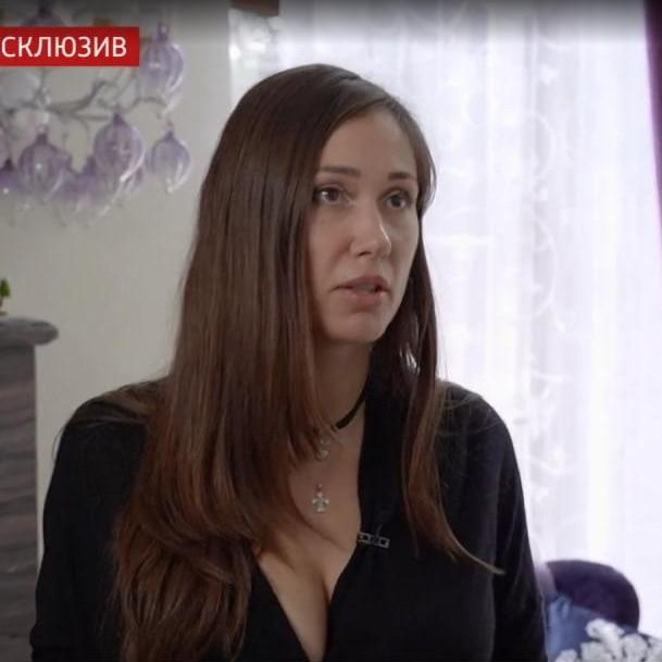 Без рояля и кофемашины, но с наградами и фото бывшего: как живет жена Романа Товстика в опустевшем особняке