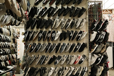 Таможня и ФНС усилили контроль за обувным импортом