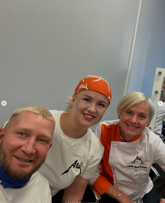 Ерохин с участниками «оранжевой» команды | Источник: erohasaha / Instagram.com (экстремистская организация, деятельность запрещена на территории РФ)