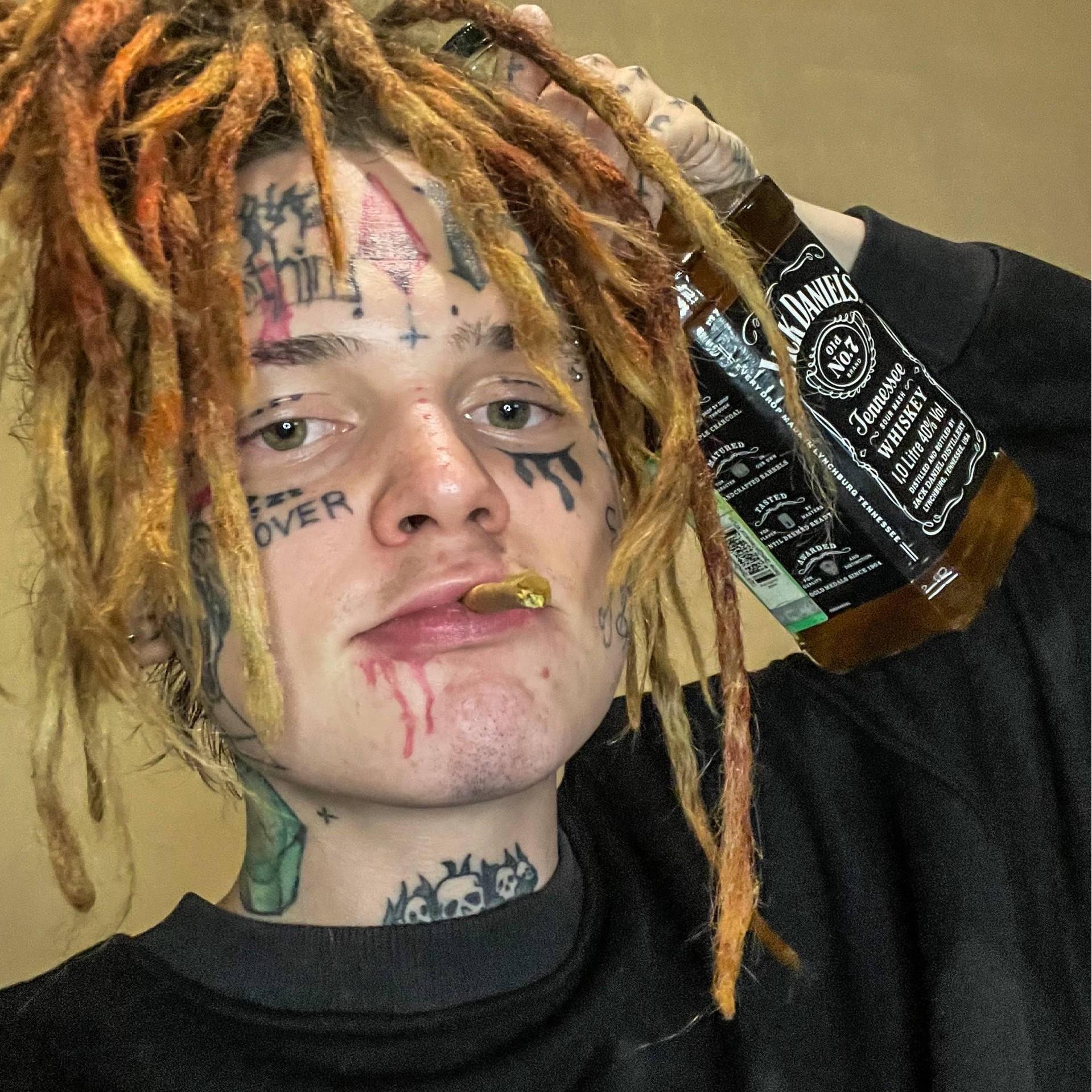 <p>Владимир Росляков</p>