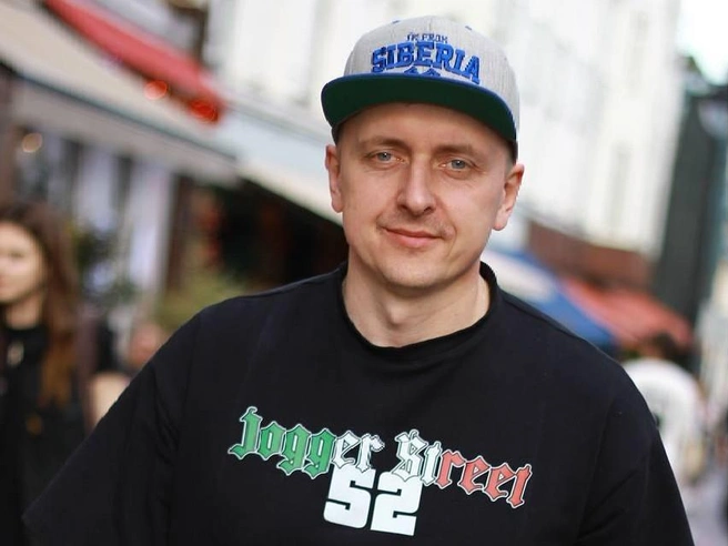 Евгений открыл ПВЗ вместе с друзьями | Источник: Евгений Барахоев