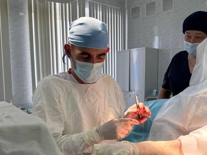 «Просто психанул и начал снимать»: как простой врач районной больницы Татарстана стал знаменитым на весь мир