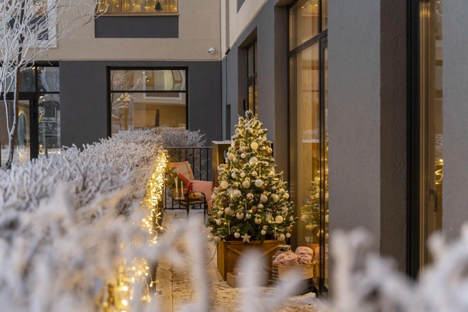 Покупатели выбирают готовое жилье, чтобы сразу оказаться в полностью жилом районе с работающими магазинами и сервисами | Источник: Брусника