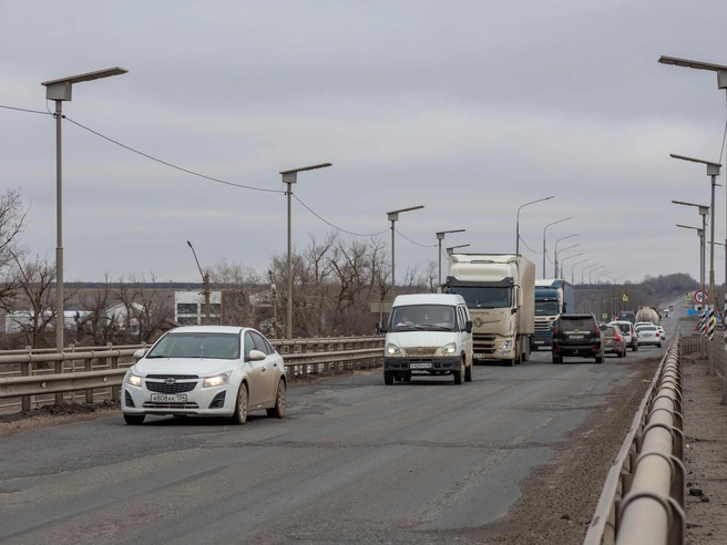 Мост продолжает эксплуатироваться, несмотря на неудовлетворительное состояние. | Источник: Константин Завриков / V1.RU