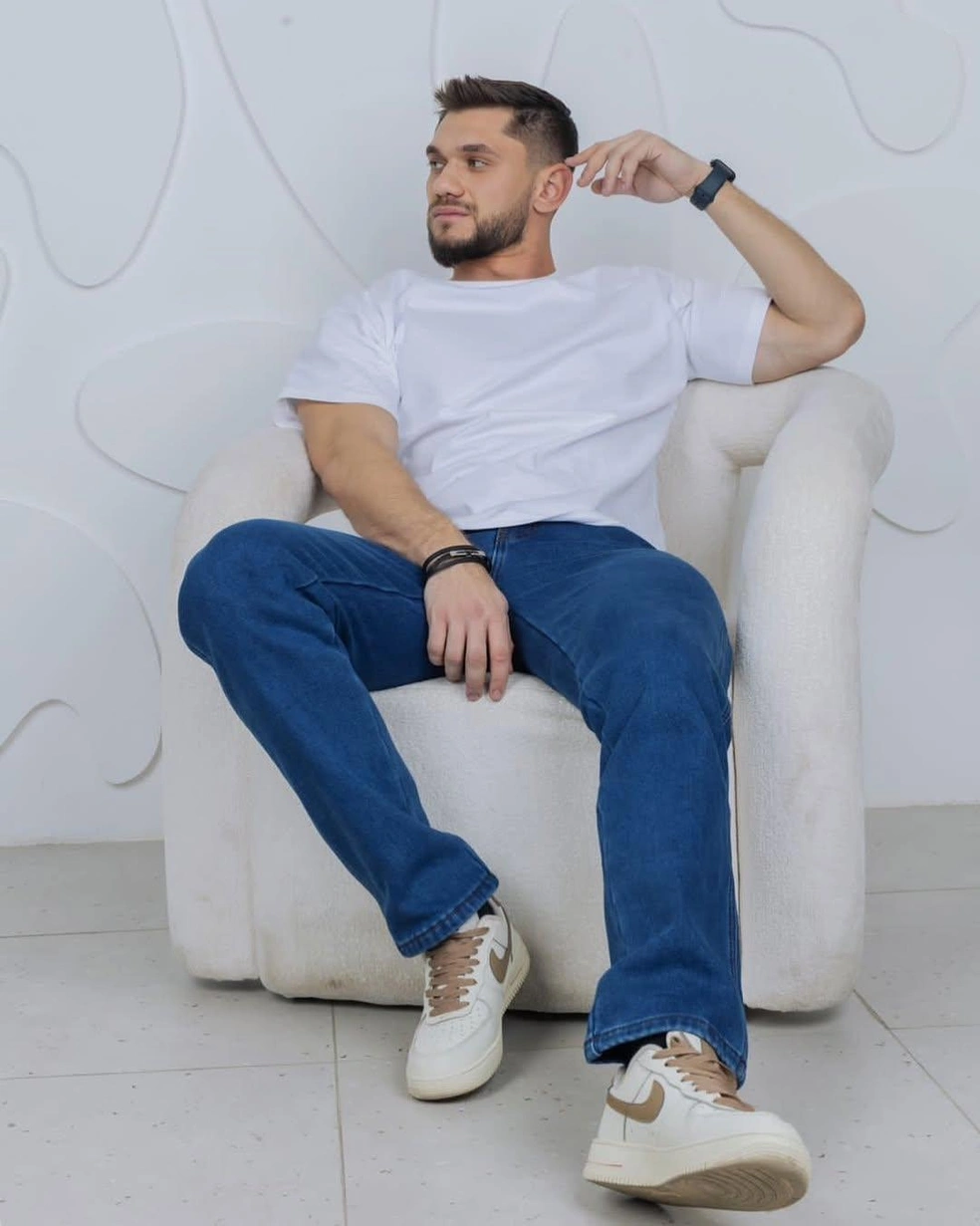 Максим работал моделью для торговых центров и журналов | Источник: maksforbs / instagram.com*