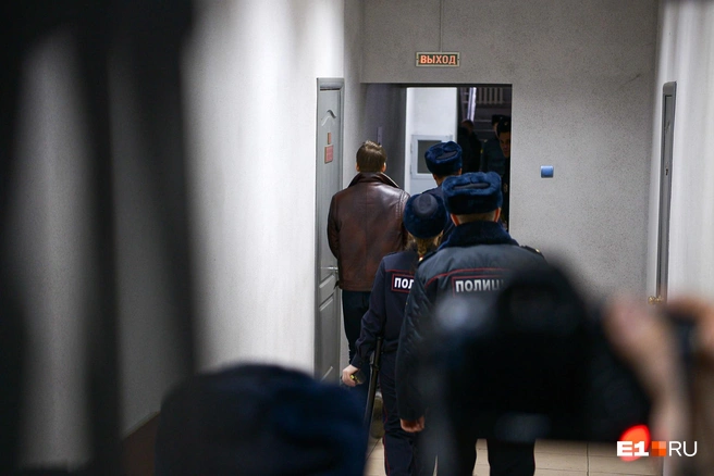 Обвиняемый был под стражей, но вскоре суд отпустил его на свободу | Источник: Максим Воробьев / E1.RU