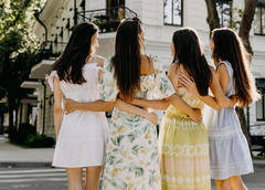 Никогда их не носите: 5 немодных летних платьев, которые испортят образ
