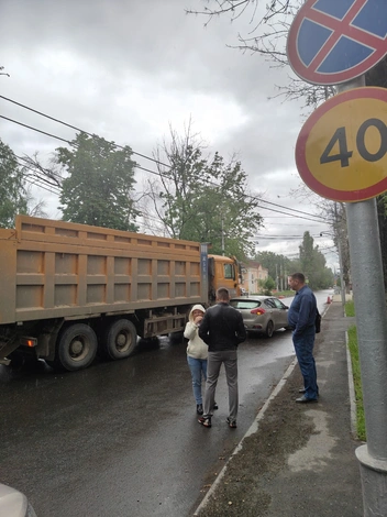 Из-за аварии перекрыты 1,5 полосы | Источник: Предоставлено читателем 