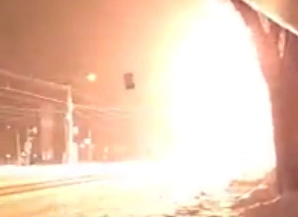 В Магнитогорске взорвалась маршрутка (видео) | ya62.ru
