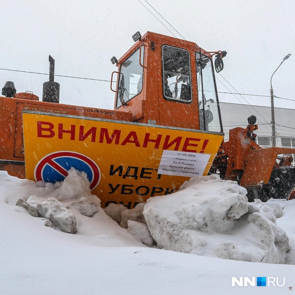 Дорожных рабочих мы нашли на улице Бориса Панина | Источник: Наталья Бурухина / NN.RU