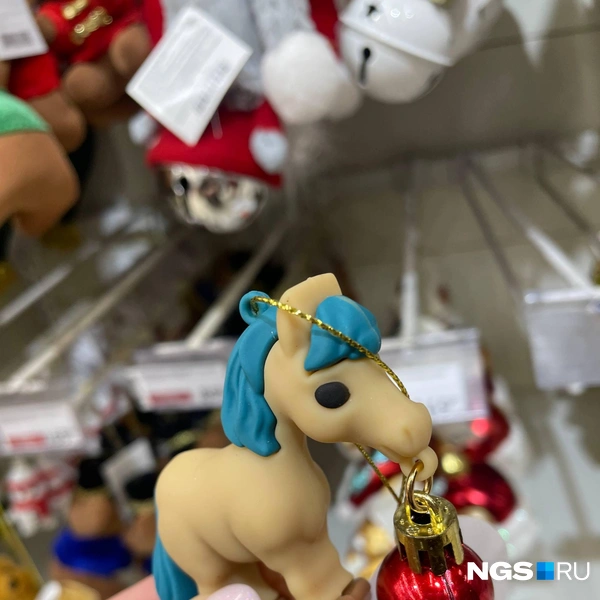 Ускакала в поле молодая лошадь... | Источник: Алёна Золотухина / NGS.RU