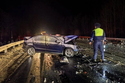 Летние шины вызвали лобовое ДТП на обледеневшей трассе