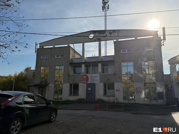 Во время застройки микрорайона многие объекты возводили по индивидуальным проектам | Источник: Анастасия Баранова / E1.RU