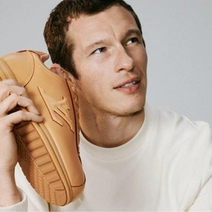 Каллум Тернер в новом кампейне Louis Vuitton, на съемках которого присутствовала Дуа Липа