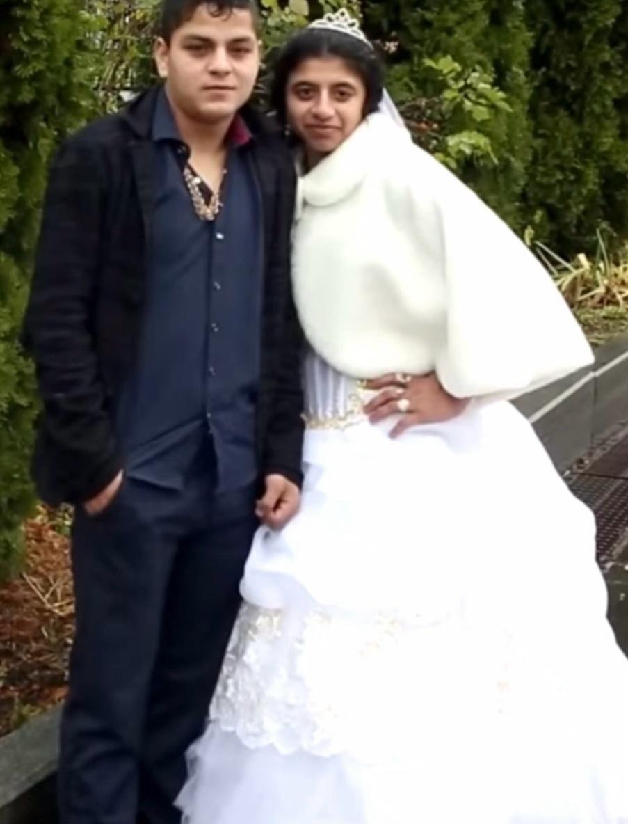 Как она запрыгнула на жениха!»: очередная цыганская свадьба завирусилась вСети