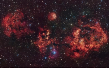 Посмотрите на «летучую мышь» в 10 тысячах световых лет от нас. Эту туманность зовут звездным питомником