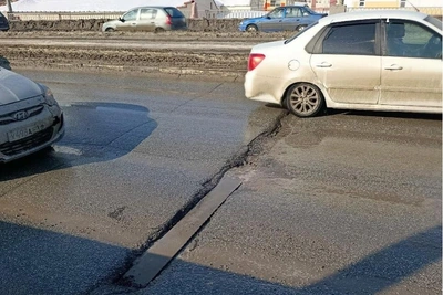 Малышевский мост в Екатеринбурге требует срочного ремонта