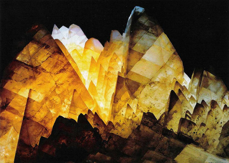 Каменный андеграунд: взгляните на 5 потрясающих воображение минералов, созданных магией природы