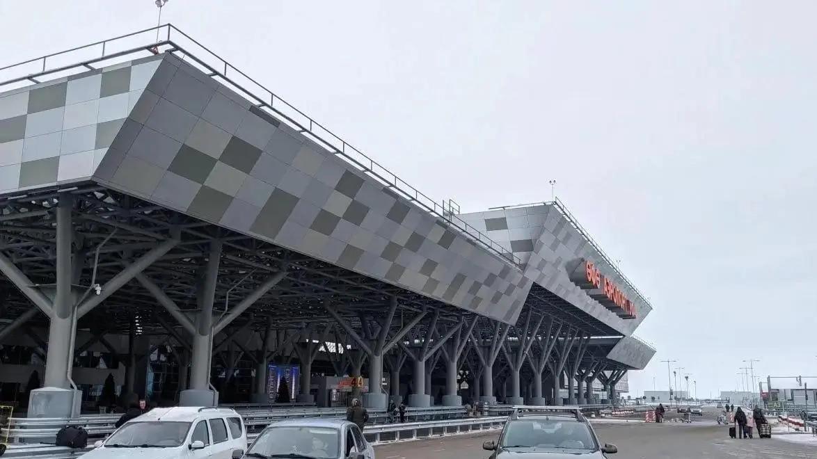 Уфимцы и сотни других россиян не могут вернуться домой из-за отмены рейсов в Москве