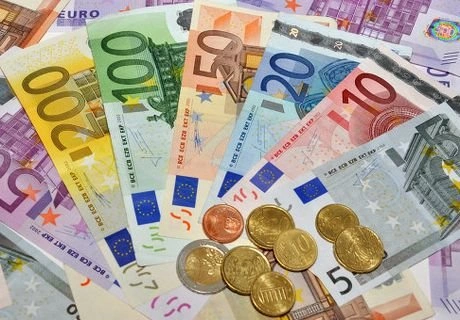 Курс евро вырос до 76,97 рубля | ya62.ru