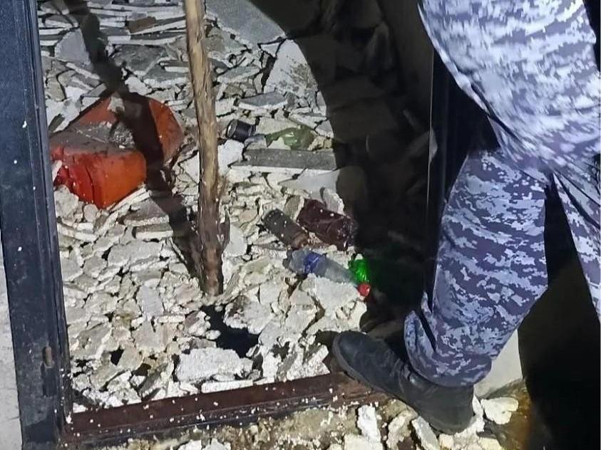 Росгвардеец спас тонувшую в шахте лифта школьницу