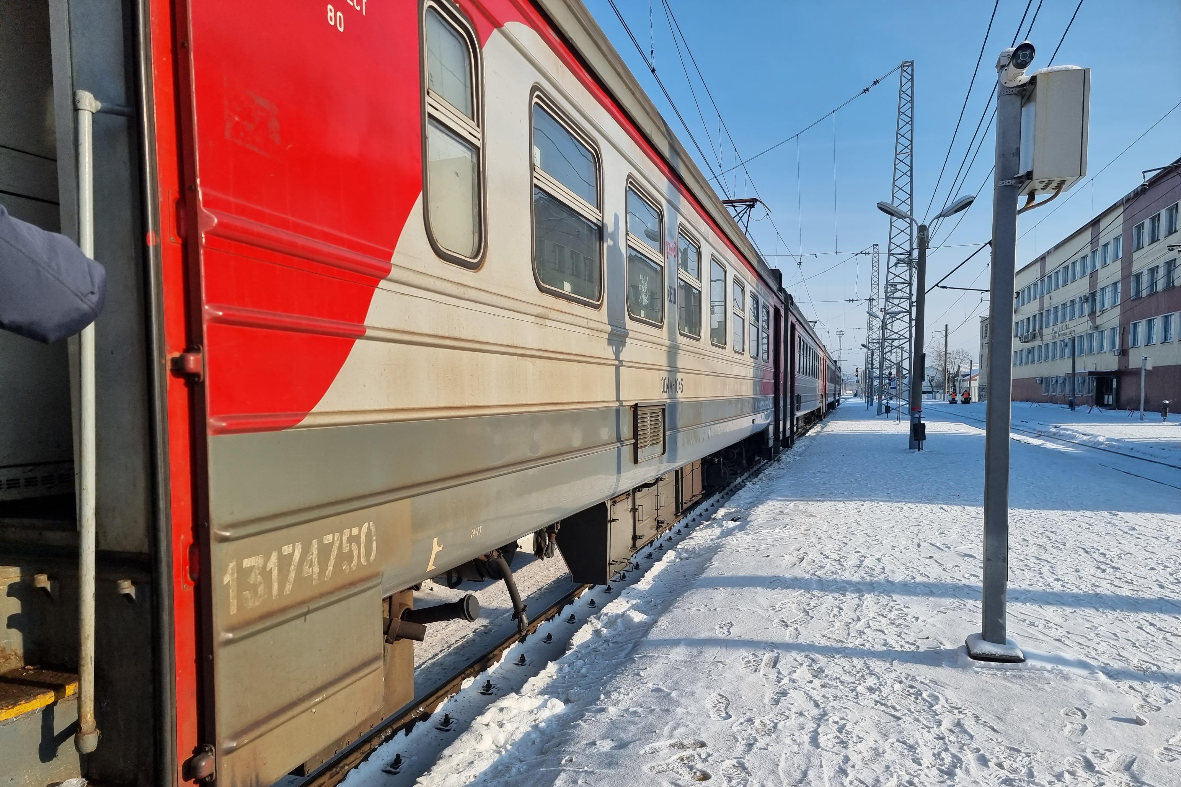 Пассажиров, застрявших в электричках под Самарой, пересадили в автобусы - 4  марта 2024 - 63.ру