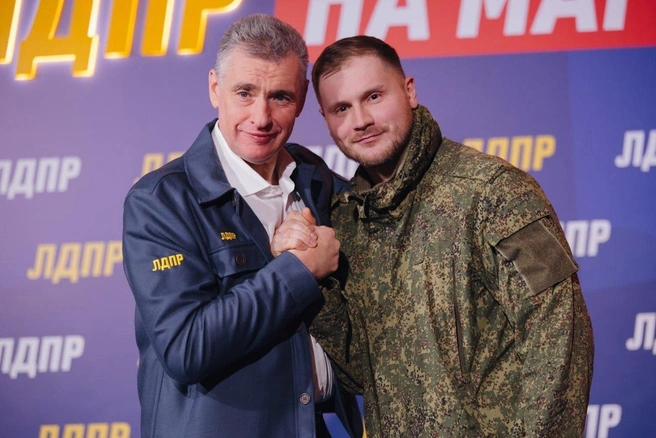 Бывший помощник Жириновского и герой мема «Сафонов, оплатить!» погиб в зоне СВО | Источник: канал «Слуцкий»