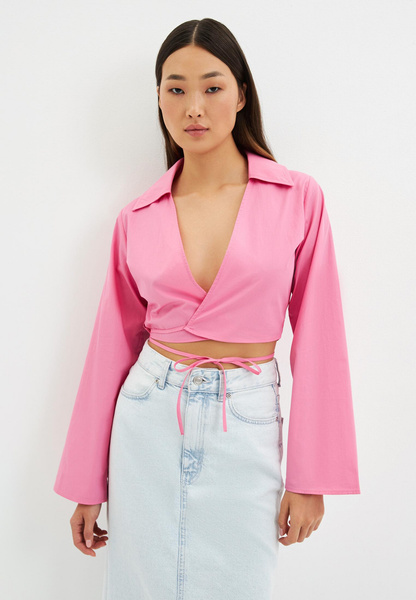 Розовая укороченная рубашка с завязками на талии