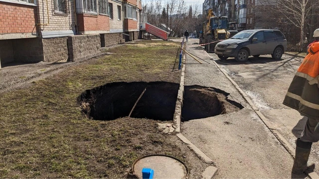 Обвал грунта в уфимском Затоне | Источник: Булат Салихов / UFA1.RU