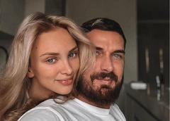 Уже купила свадебный наряд? Курбан Омаров засветил платье, которое выбрала его невеста Валерия