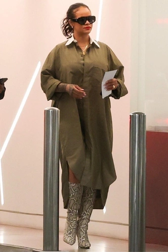 Актуален ли еще змеиный принт? Отвечает Рианна | marieclaire.ru