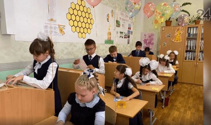В Казани школьников заставляли учиться стоя — как это скажется на их здоровье