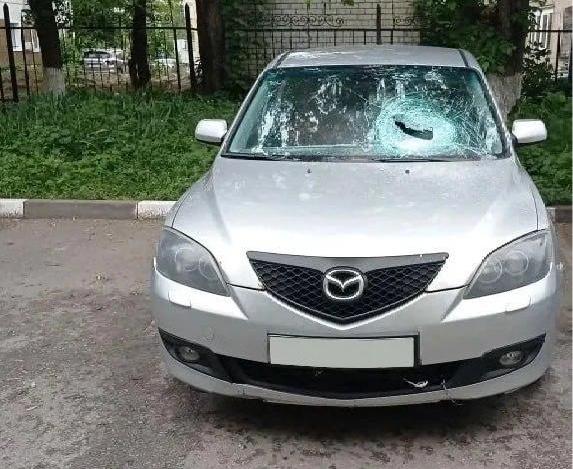 Снаряд прилетел в дом, есть жертвы, разбиты машины: беспилотники снова атаковали российские города
