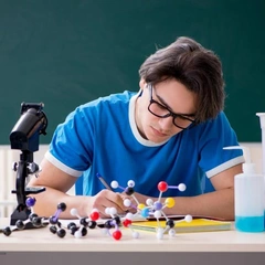 ЕГЭ по биологии-2026: что изменилось, за что отнимают баллы и как подготовиться к экзамену