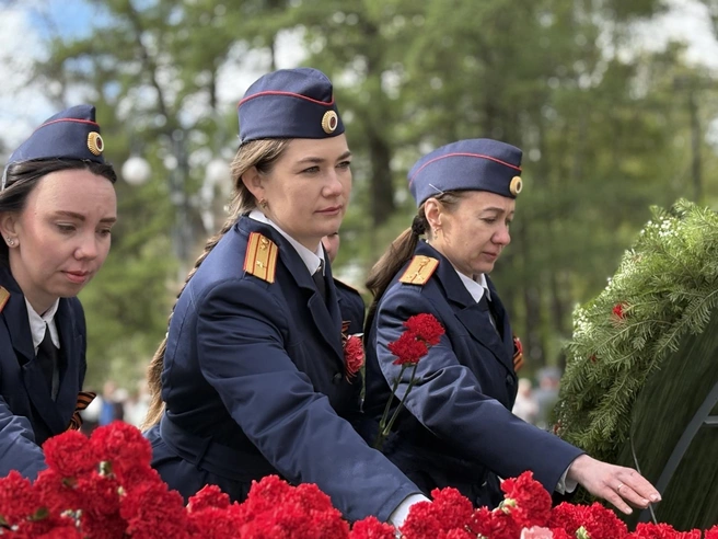 Сотрудники СК Удмуртии почтили память героев в День Победы | Источник: udm.sledcom.ru