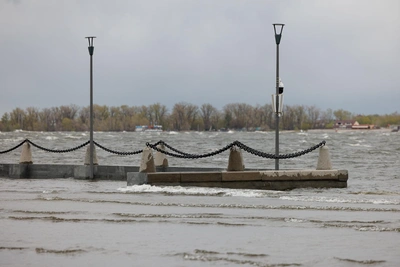 Шторм на Волге в Волгограде: волны до 2,7 метров