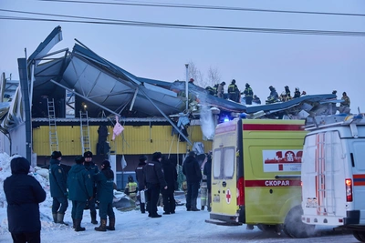 На рухнувшем ТЦ введут особый режим