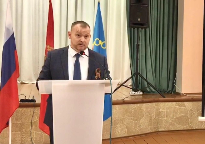 Экс-глава Саракташского района Максим Кабанов вернулся в Подгороднюю Покровку | Источник: Саракташский район / ВКонтакте