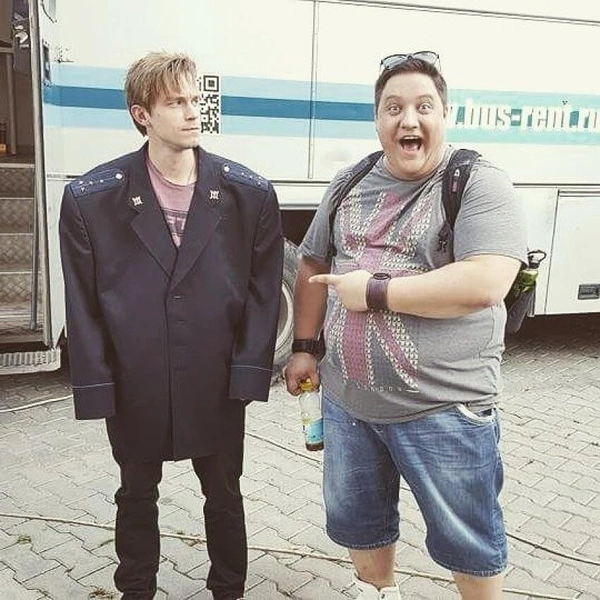 Роман Попов сыграл Игоря Мухича, друга главного героя 