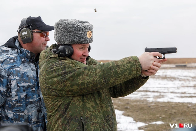 Техника безопасности превыше всего. Даже для кадрового (в прошлом) офицера | Источник: Алексей Волхонский / V1.RU